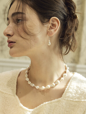 Le Baroque Pearl Earrings