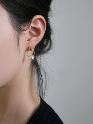 sway pearl earrings (2colors)