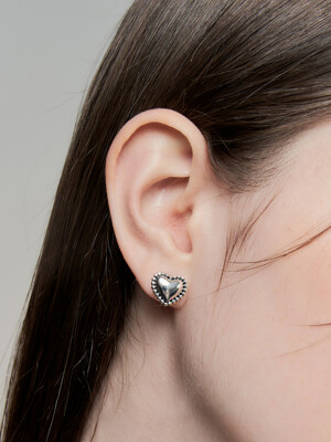 lala heart earring