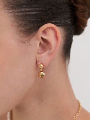 button ball earring