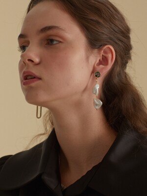 sensitive pearl earrings
