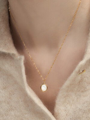 [sv925]oval mother-of-pearl necklace