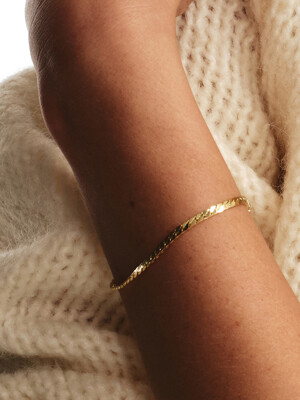 Golden Chain Bracelet 2