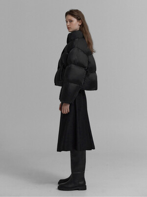 Cropped down puffer (Black)