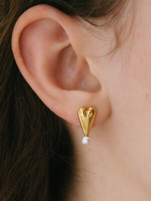 Heart seed Pearl Earring