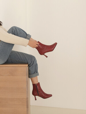 Hermoso ankle boots / vintage red