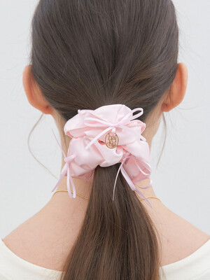 5 ribbon satin logo pendant scrunchie (H014_light pink)
