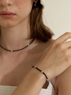 Black Onyx & Heart Bracelet