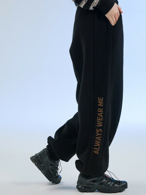 SIDE PIN TUCK LETTERING PANTS (BLACK)