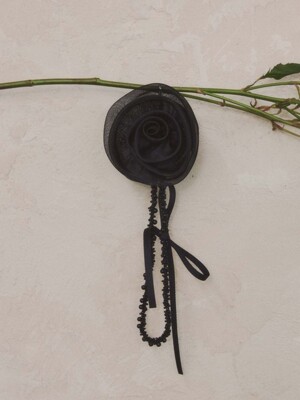 hish rose key ring - black