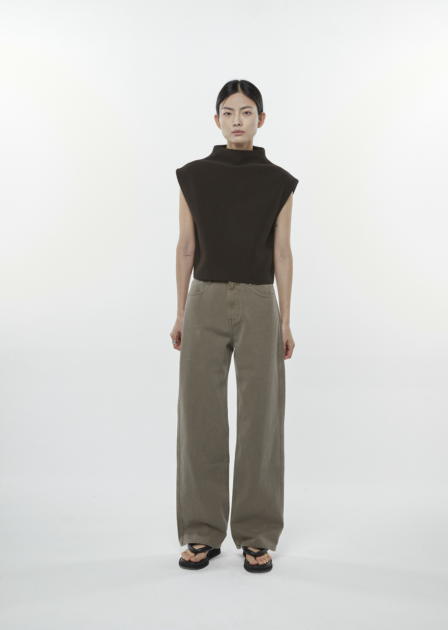 【AMOMENTO】24ss SEMI WIDE BOOTS CUT 아모멘토]SEMI WIDE BOOTS CUT (2COLORS)