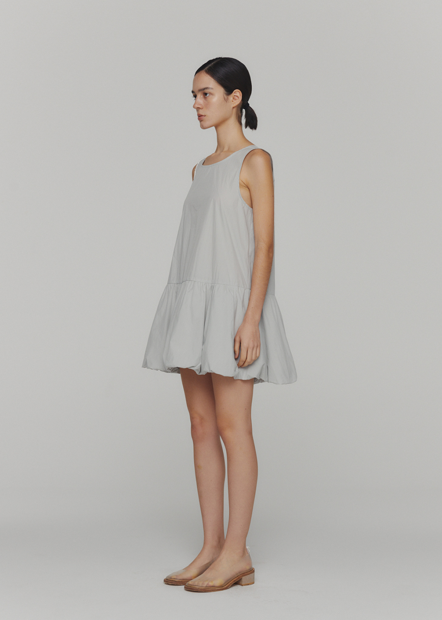 Jennie着用 AMOMENTO VOLUME MINI DRESS 韓国 아모멘토]VOLUME MINI DRESS (2COLORS)
