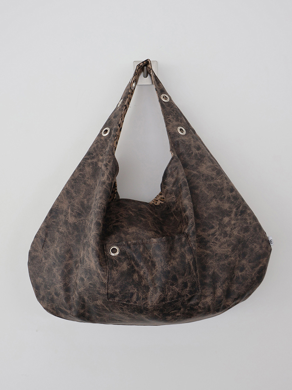 뎁크]EYELET LEATHER BAG - BROWN
