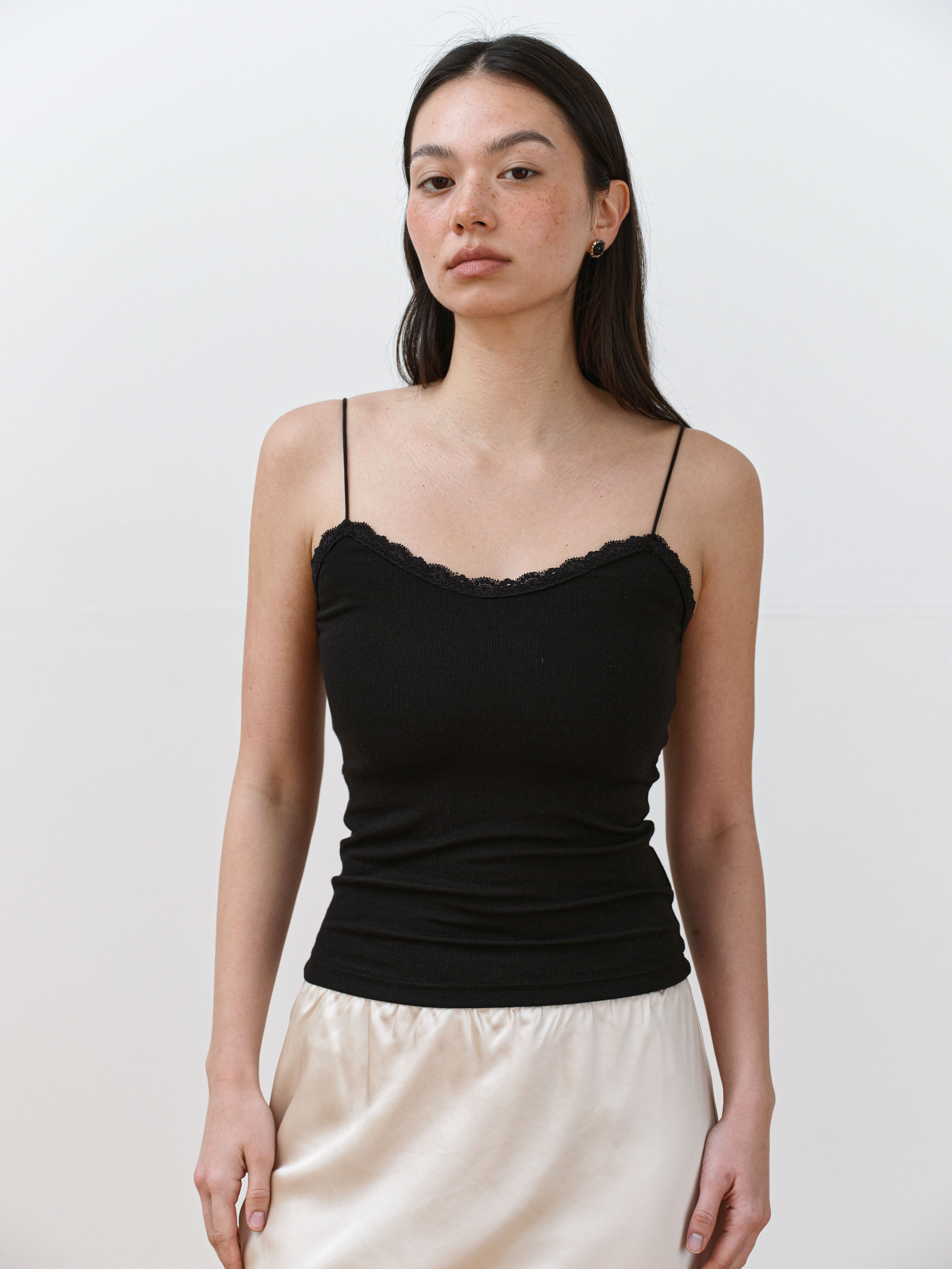 SIENNA LACE SLEEVELESS - 2 COLORS BLACK