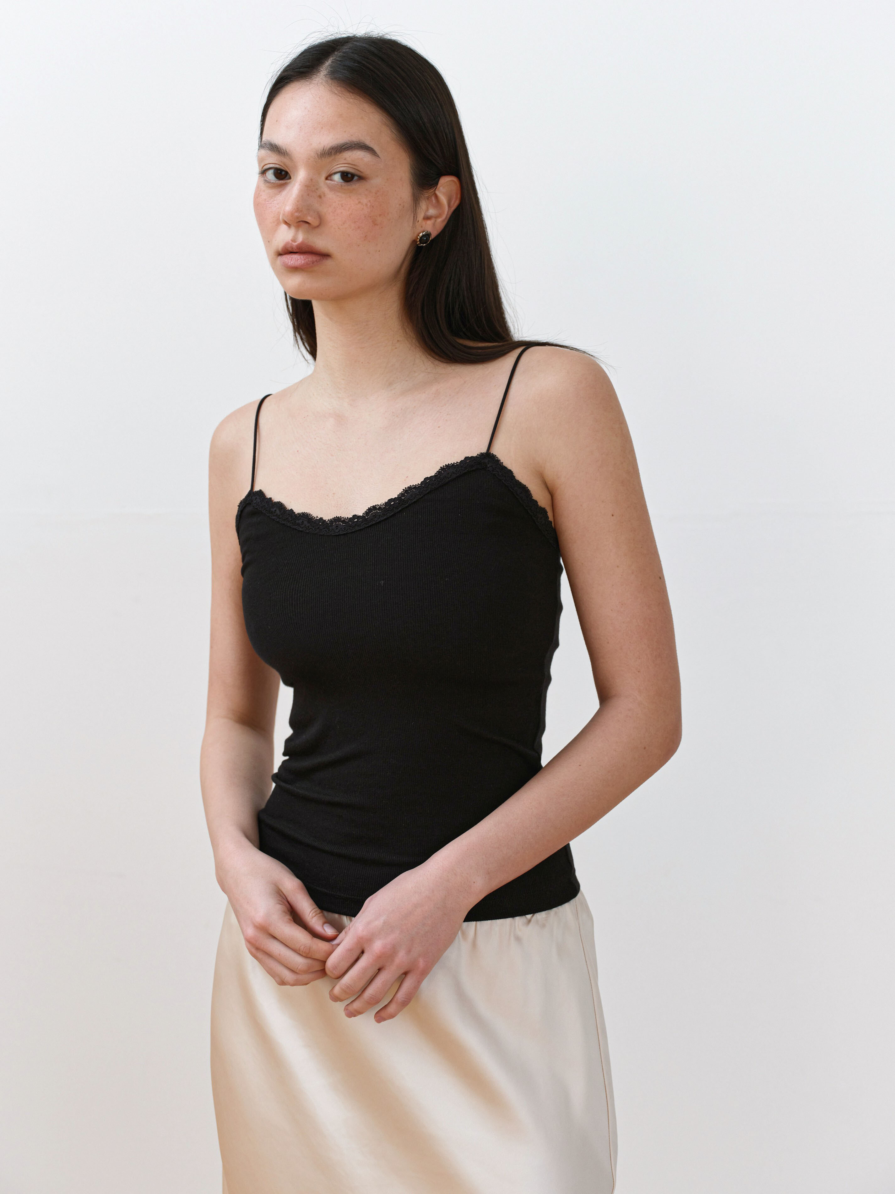 SIENNA LACE SLEEVELESS - 2 COLORS BLACK