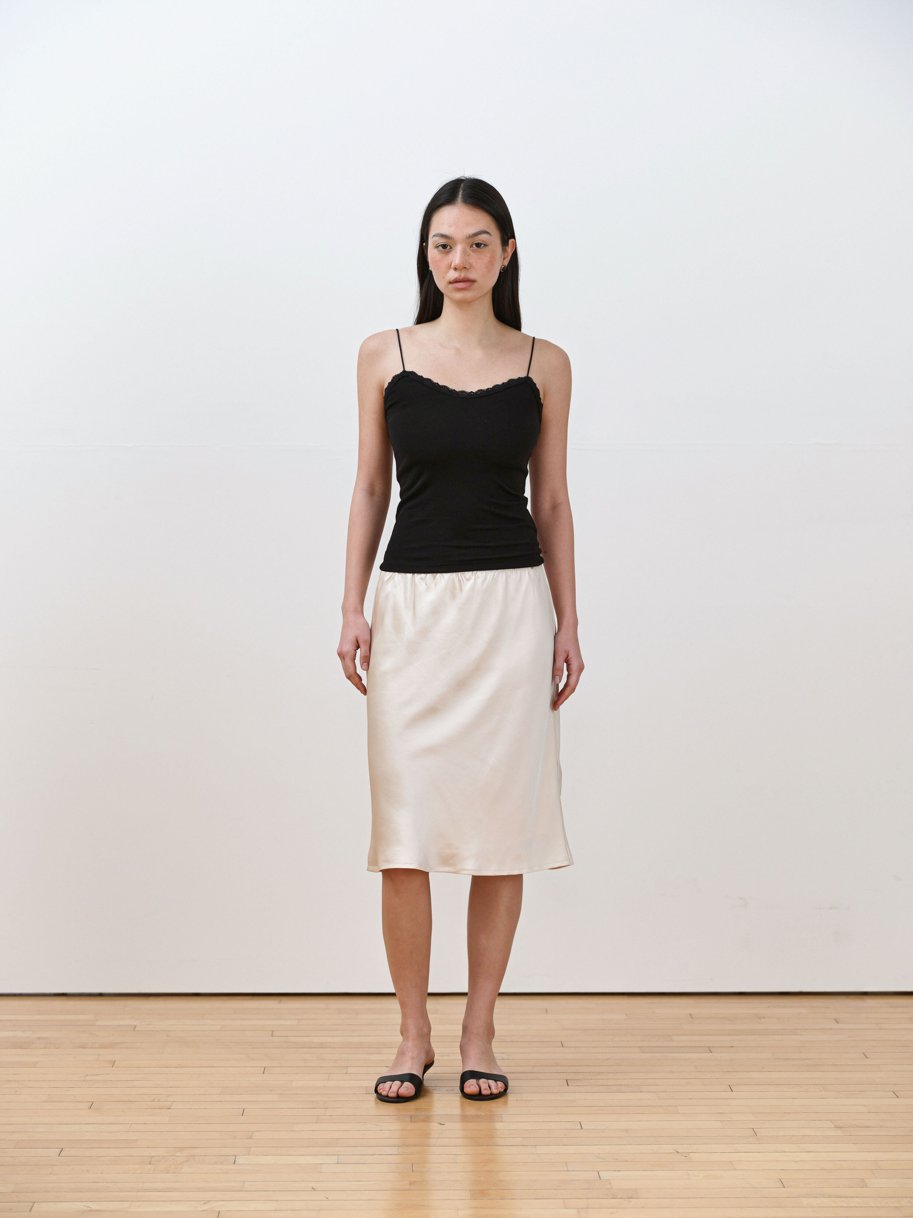 SIENNA LACE SLEEVELESS - 2 COLORS BLACK