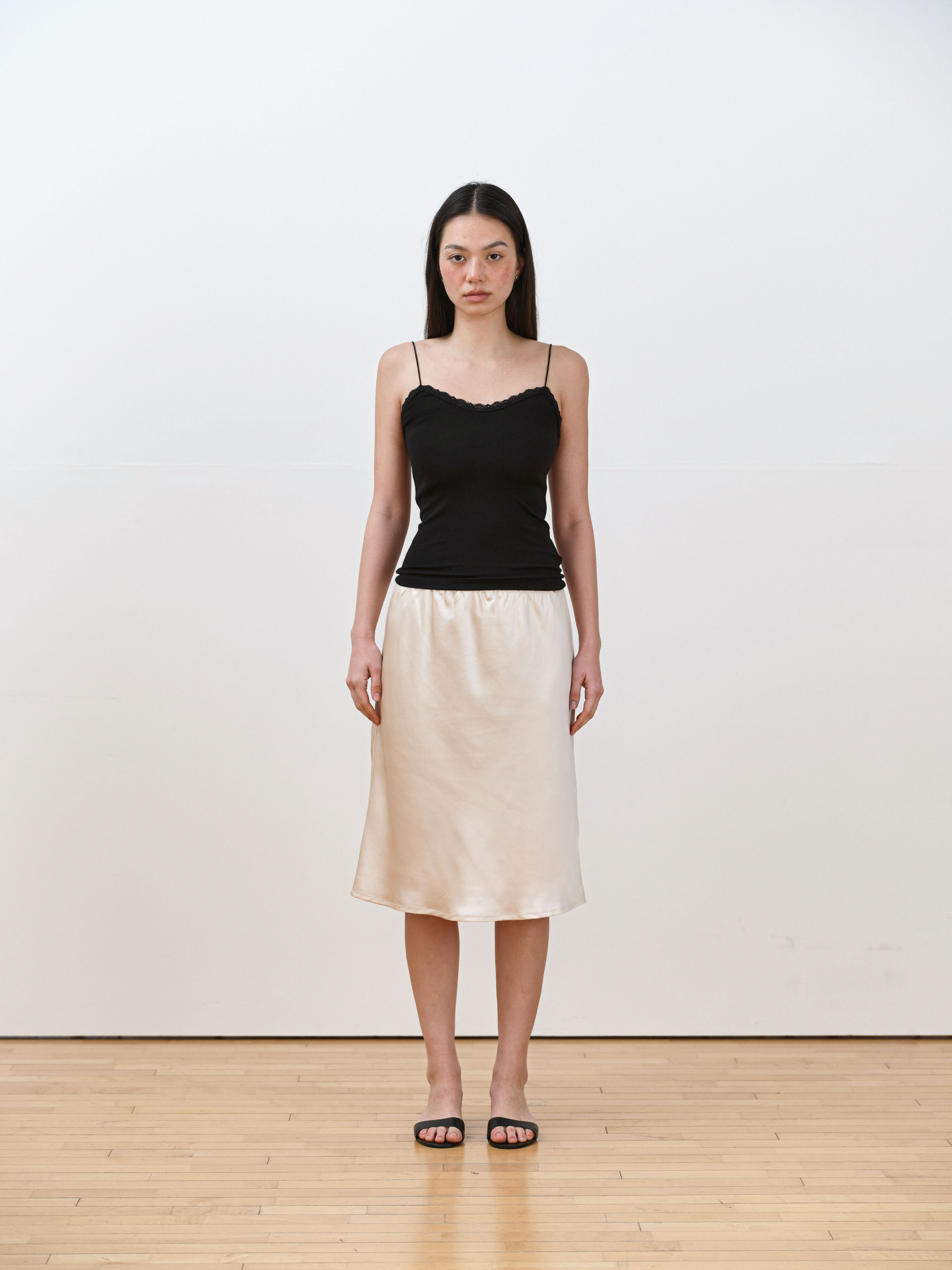 SIENNA LACE SLEEVELESS - 2 COLORS BLACK