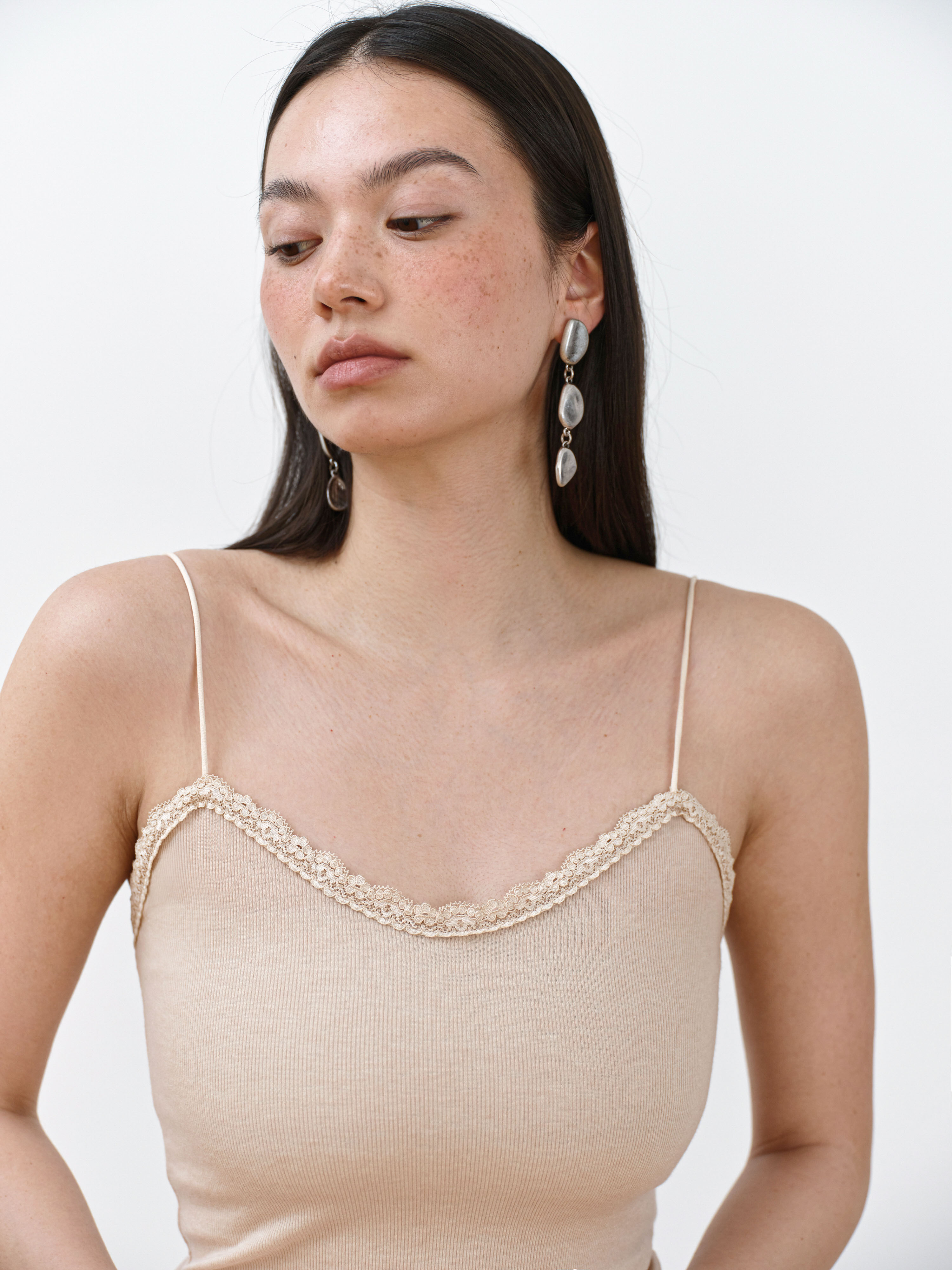 SIENNA LACE SLEEVELESS - 2 COLORS PEACH