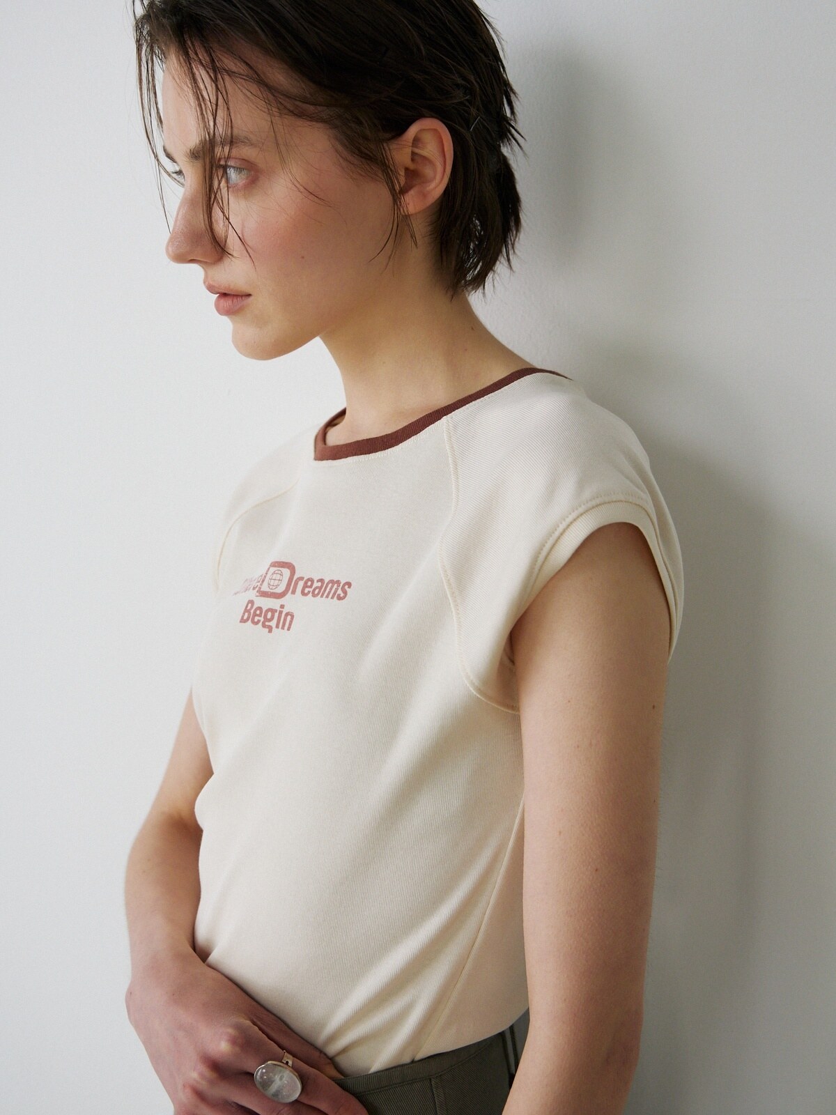 [2ND] CAP SLEEVE LETTERING T-S - 2 COLORS CREAM