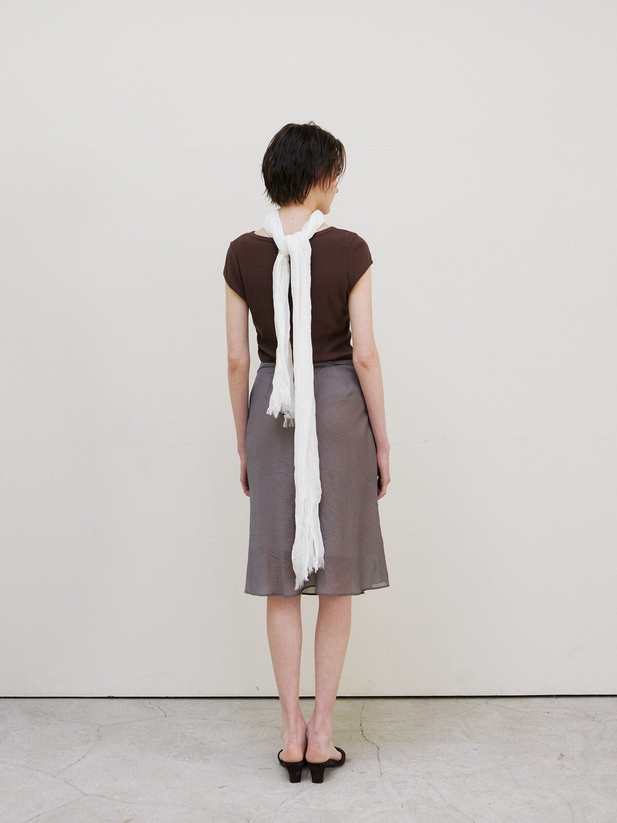 SCALLOP NECK WRAP T-SHIRT - 2 COLORS BROWN