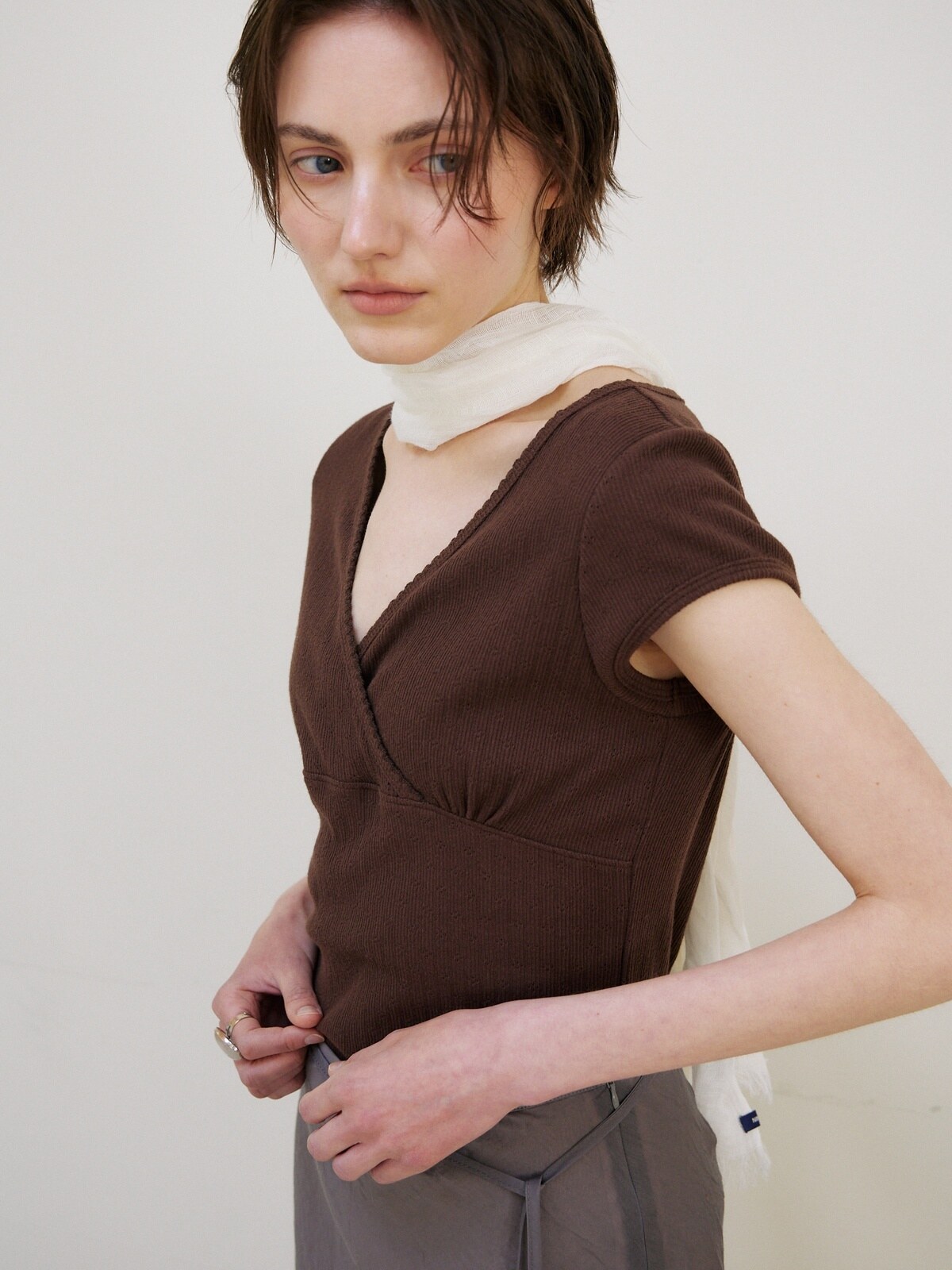SCALLOP NECK WRAP T-SHIRT - 2 COLORS BROWN