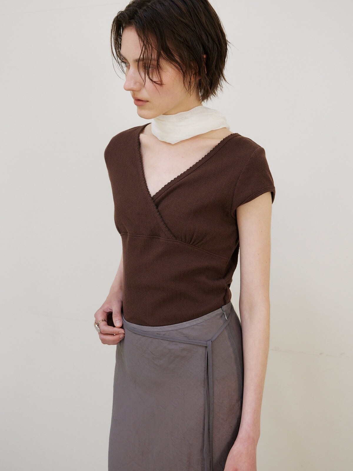 SCALLOP NECK WRAP T-SHIRT - 2 COLORS BROWN