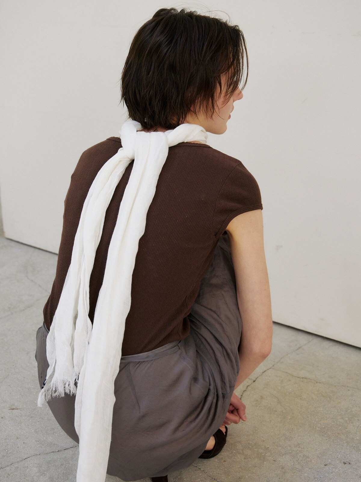 SCALLOP NECK WRAP T-SHIRT - 2 COLORS BROWN