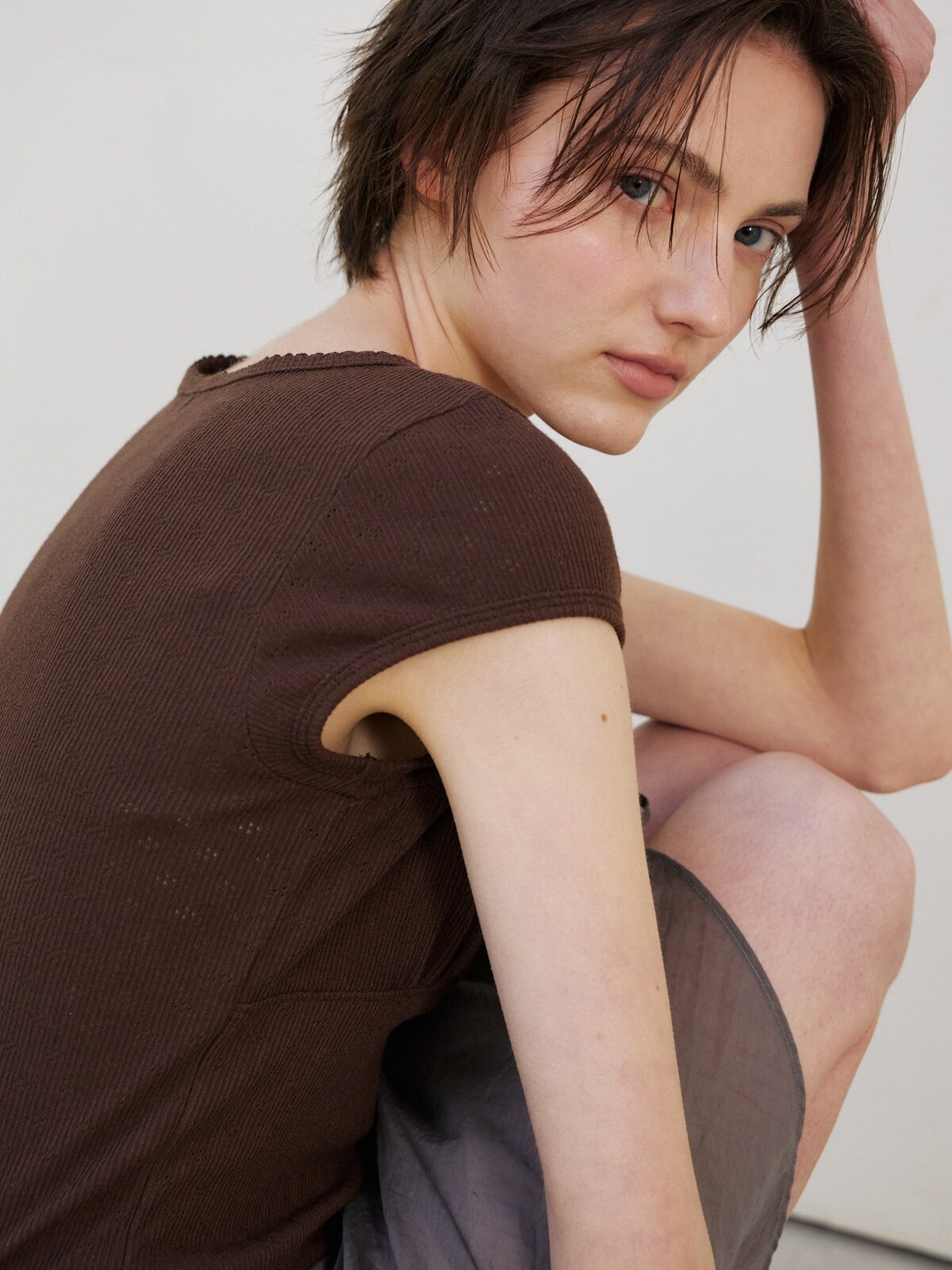 SCALLOP NECK WRAP T-SHIRT - 2 COLORS BROWN