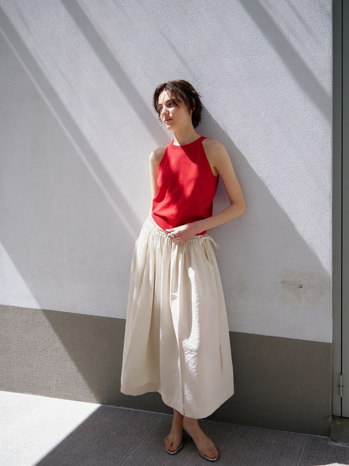 OPEN-BACK HALTER KNIT TOP - 3 COLORS RED