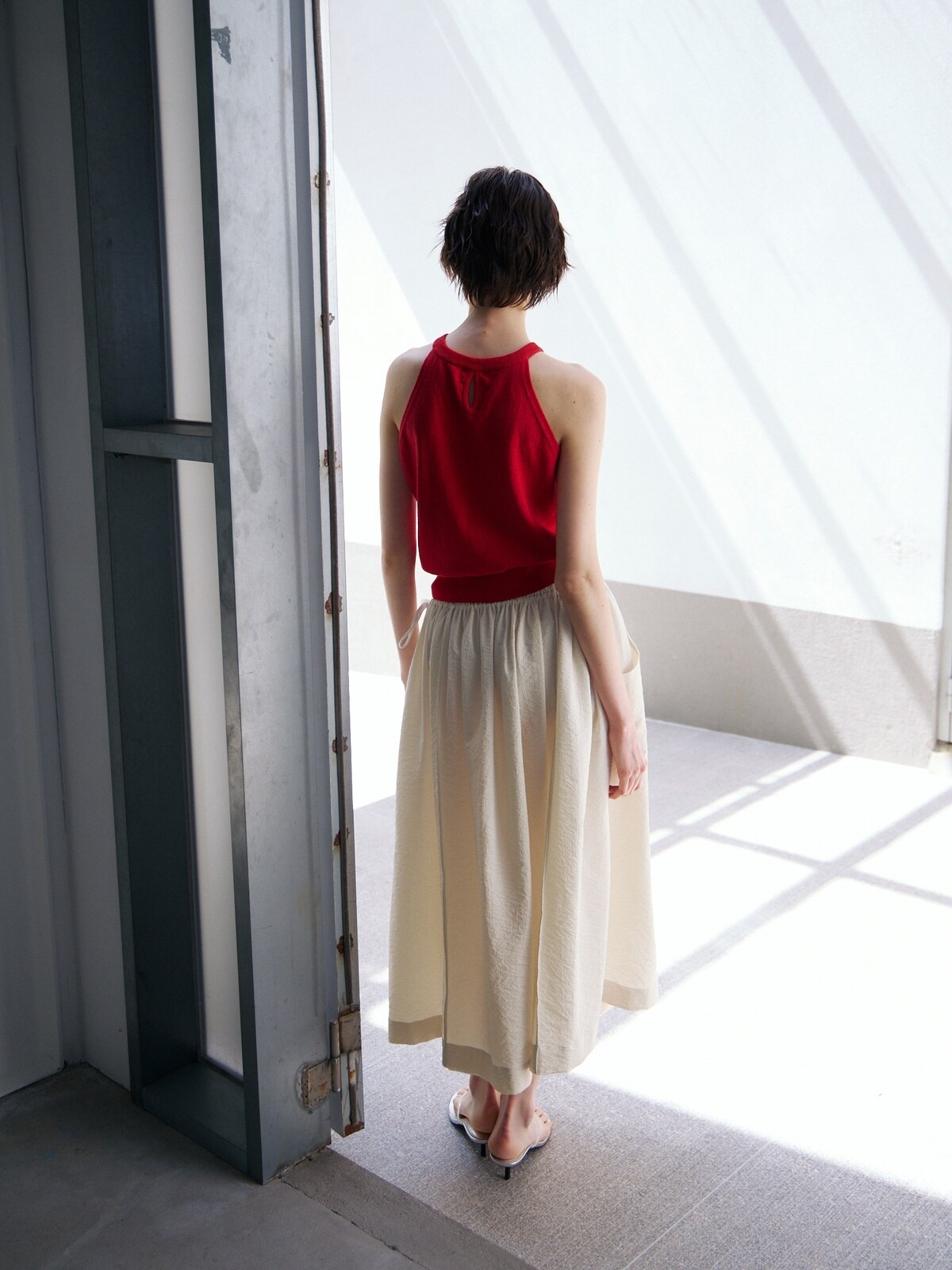 OPEN-BACK HALTER KNIT TOP - 3 COLORS RED