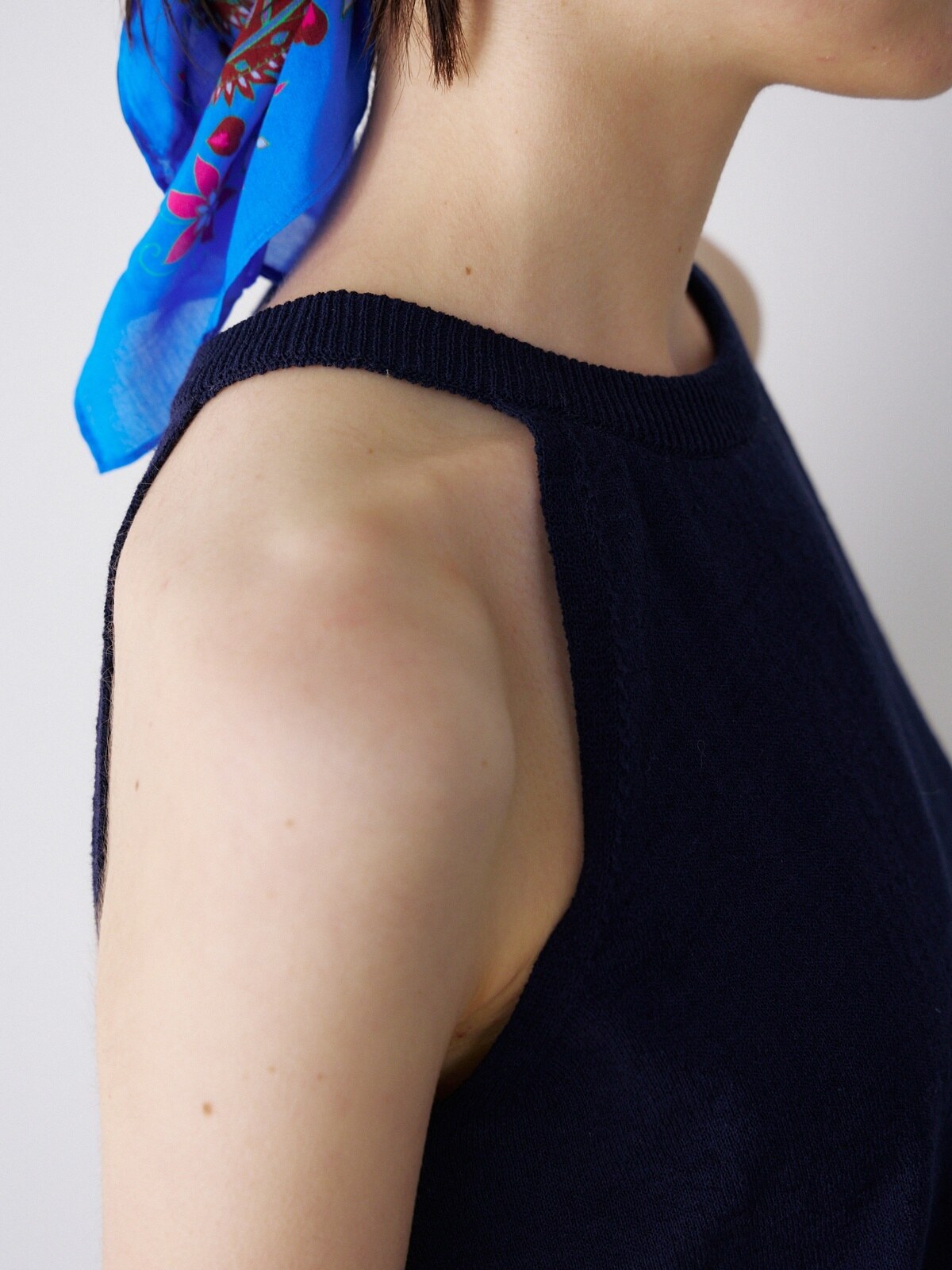 OPEN-BACK HALTER KNIT TOP - 3 COLORS NAVY