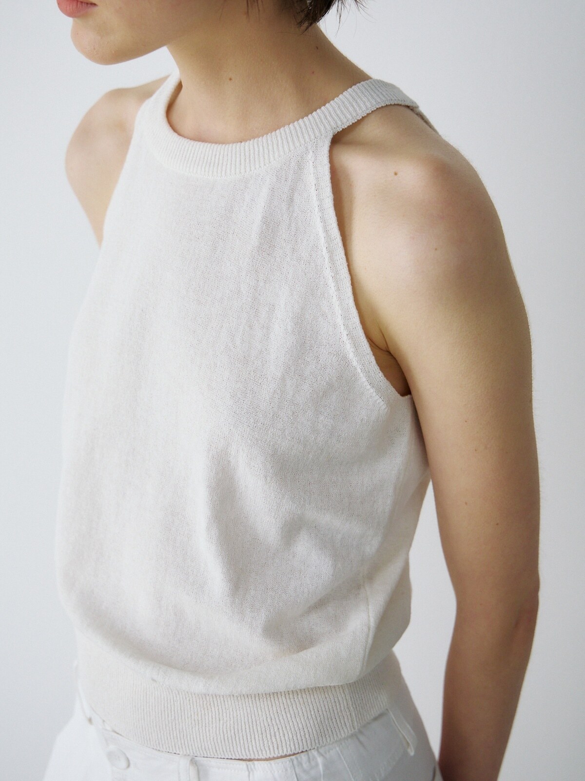 OPEN-BACK HALTER KNIT TOP - 3 COLORS IVORY