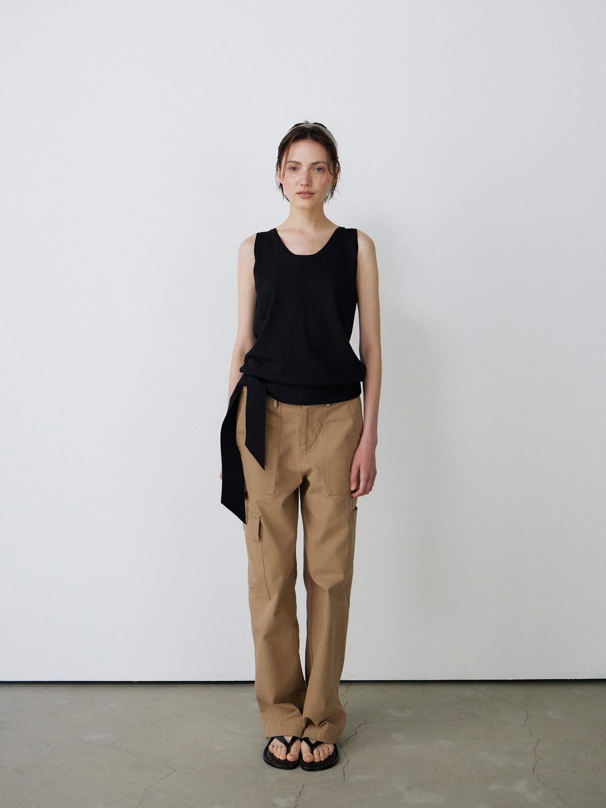 TIE SLEEVELESS KNIT TOP - 2 COLORS BLACK