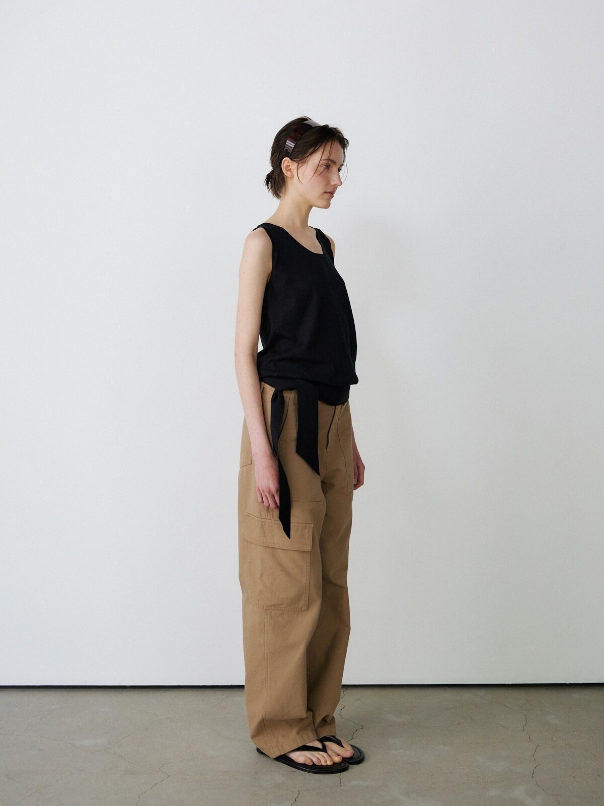TIE SLEEVELESS KNIT TOP - 2 COLORS BLACK