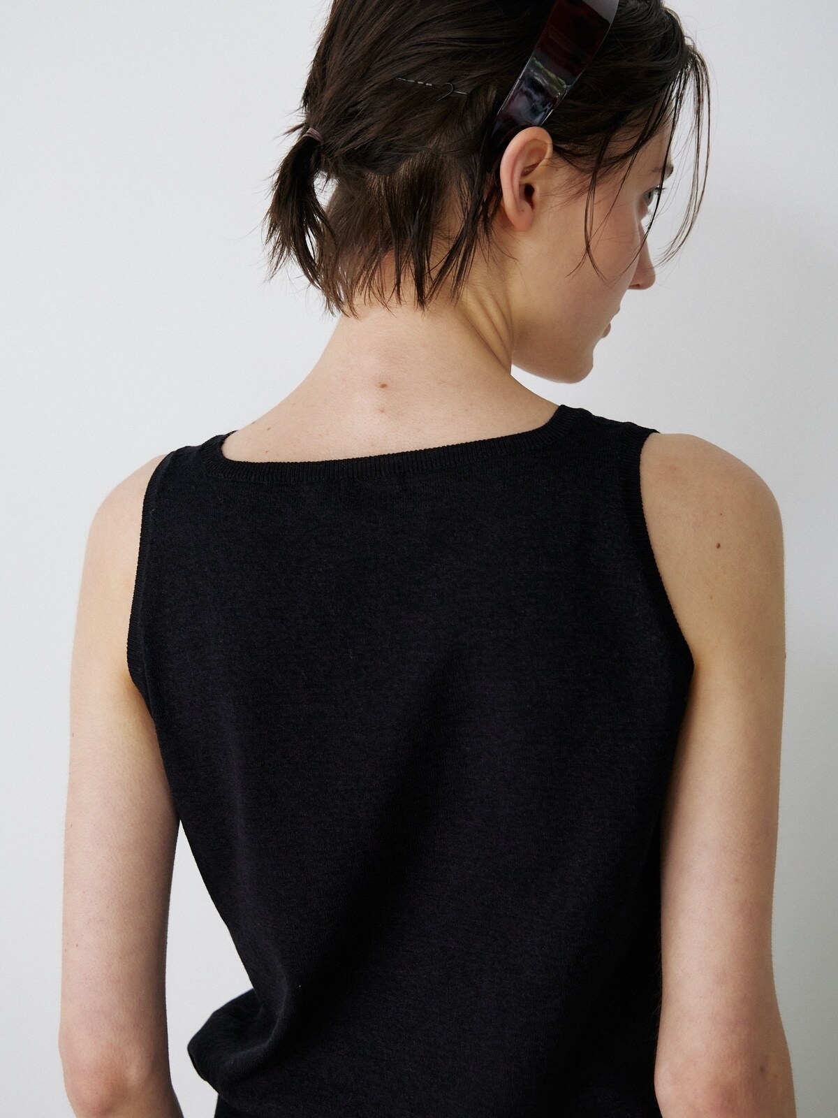 TIE SLEEVELESS KNIT TOP - 2 COLORS BLACK