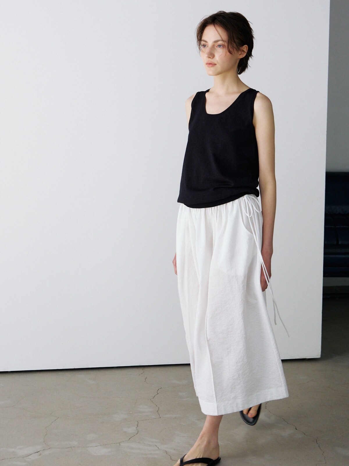 TIE SLEEVELESS KNIT TOP - 2 COLORS BLACK