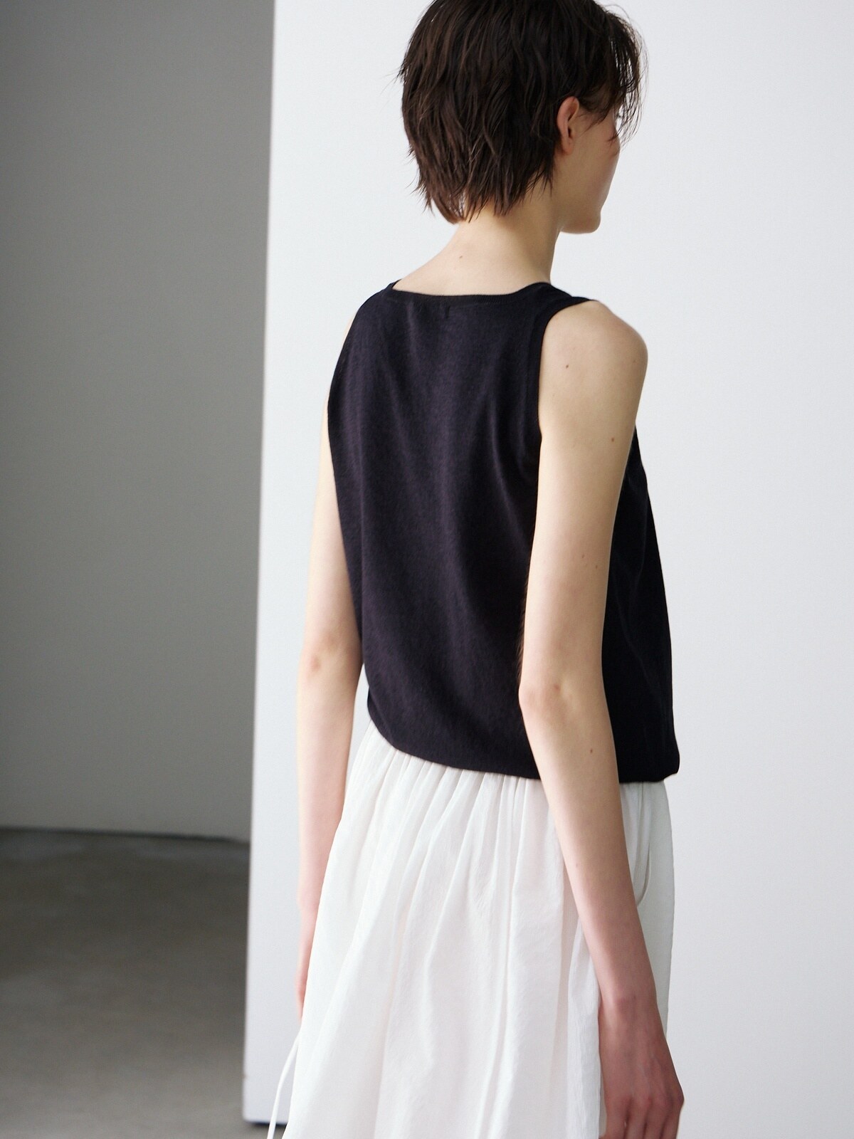 TIE SLEEVELESS KNIT TOP - 2 COLORS BLACK