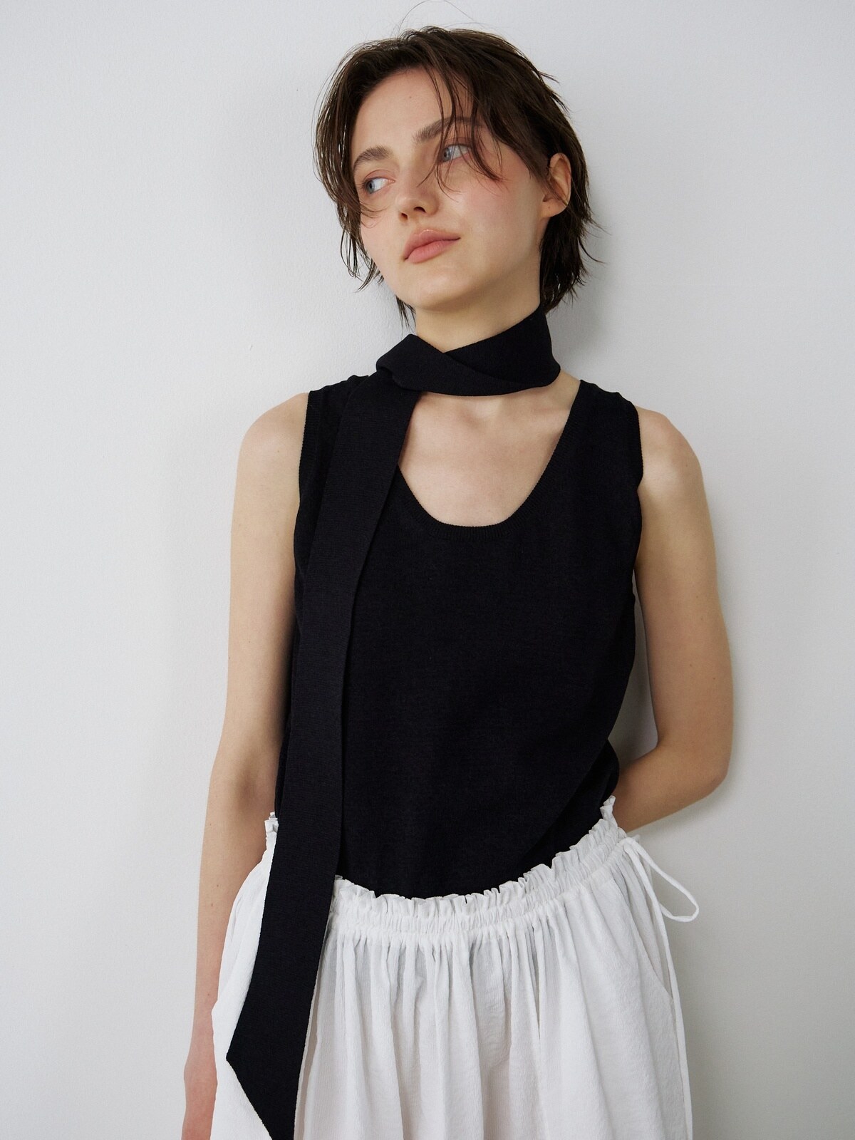 TIE SLEEVELESS KNIT TOP - 2 COLORS BLACK