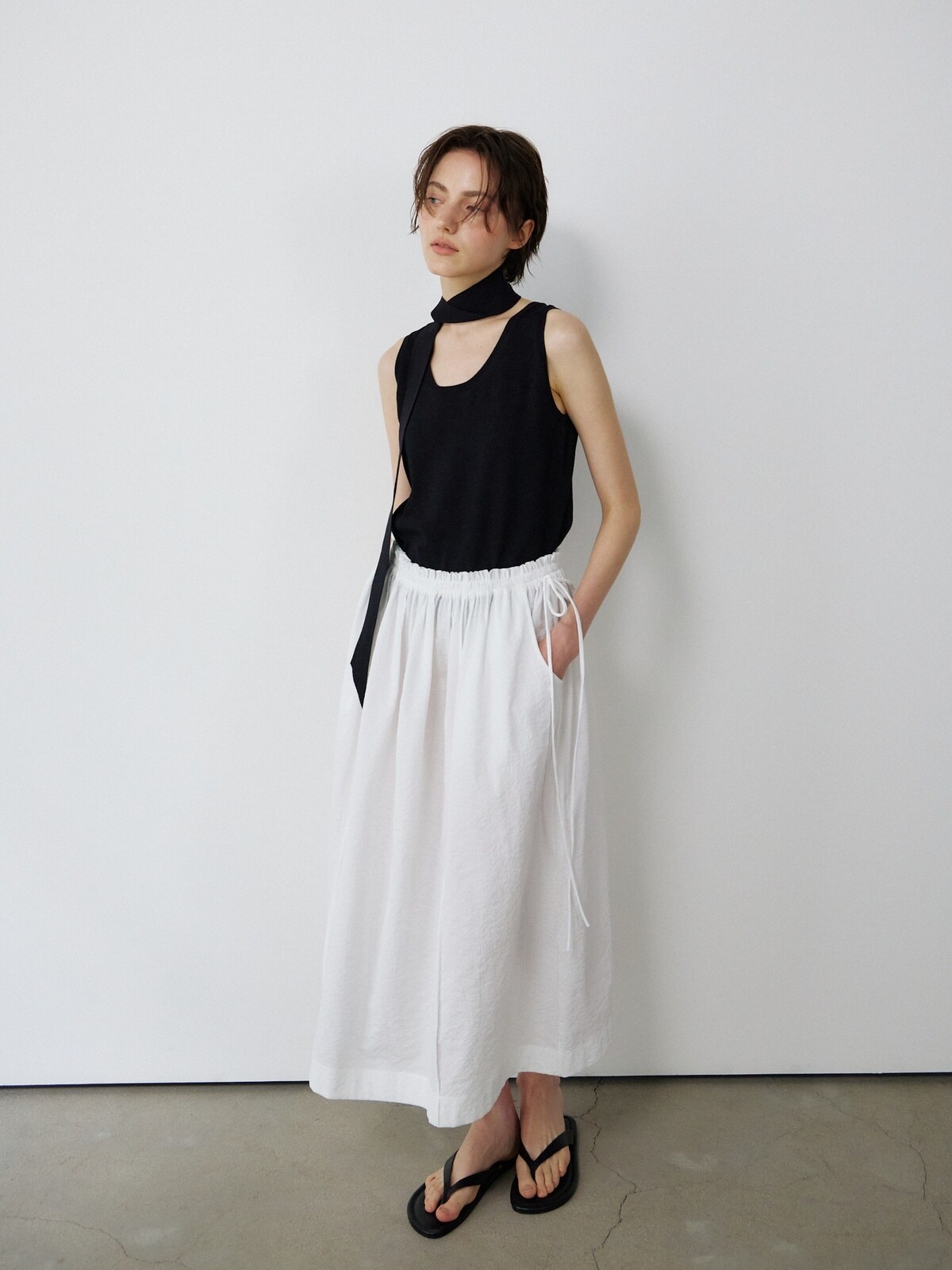TIE SLEEVELESS KNIT TOP - 2 COLORS BLACK