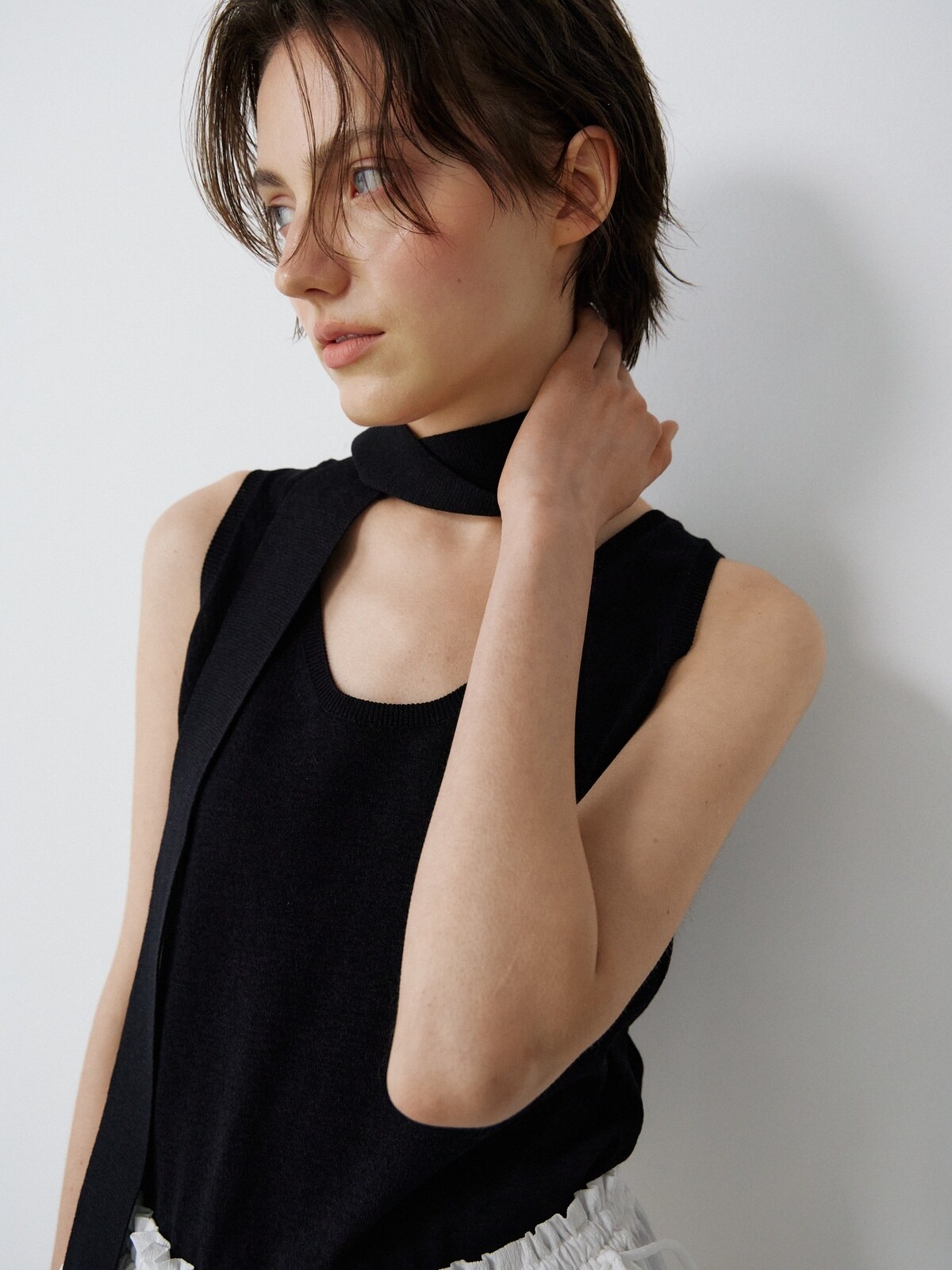 TIE SLEEVELESS KNIT TOP - 2 COLORS BLACK