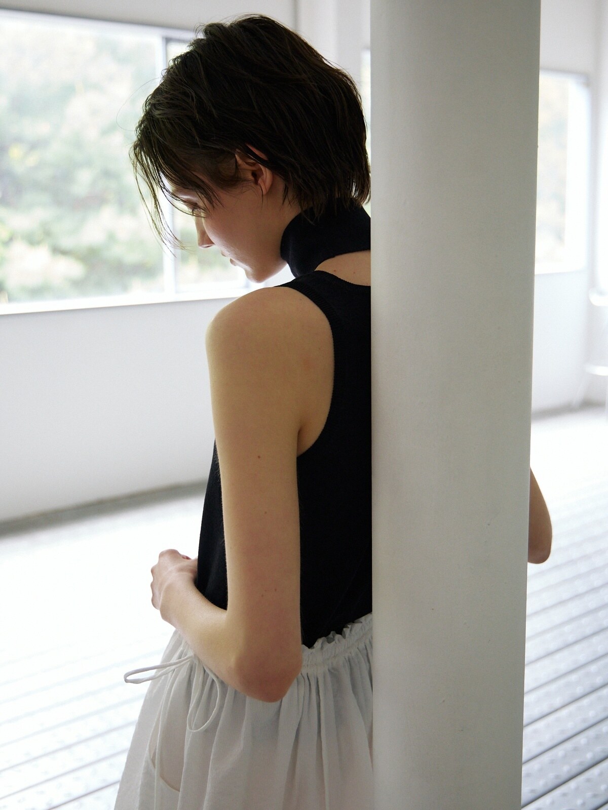 TIE SLEEVELESS KNIT TOP - 2 COLORS BLACK