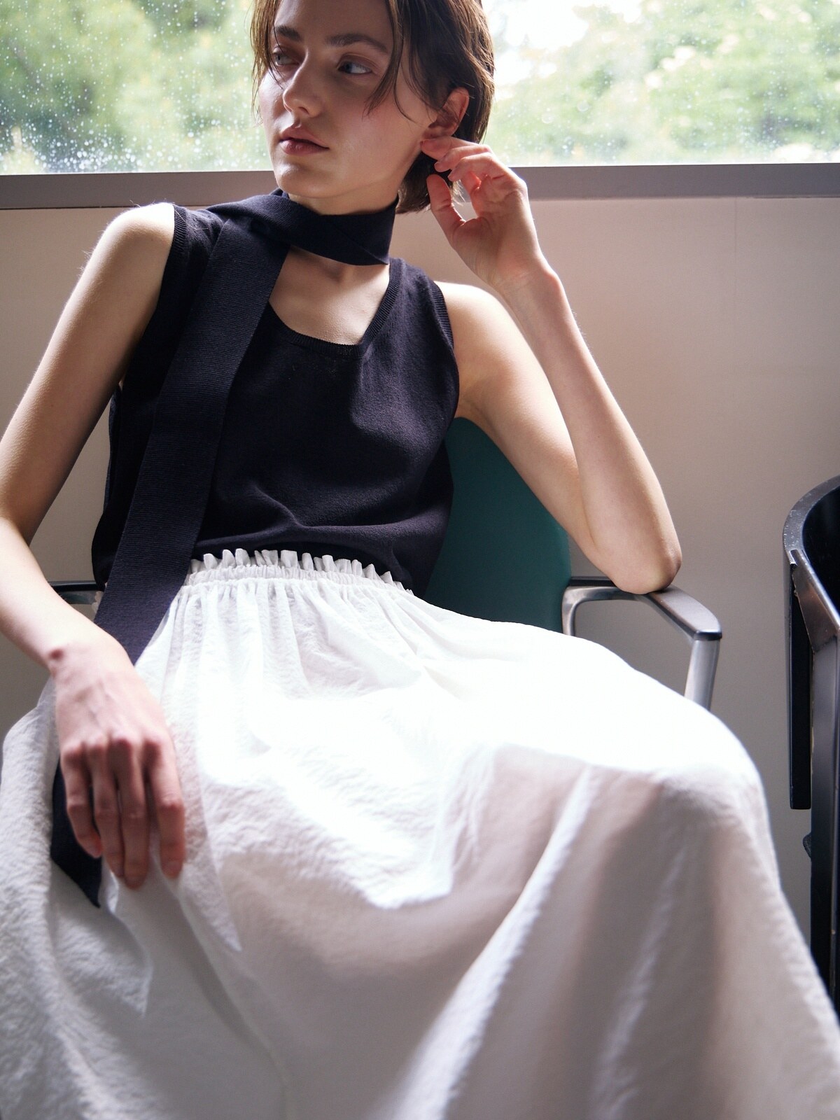 TIE SLEEVELESS KNIT TOP - 2 COLORS BLACK