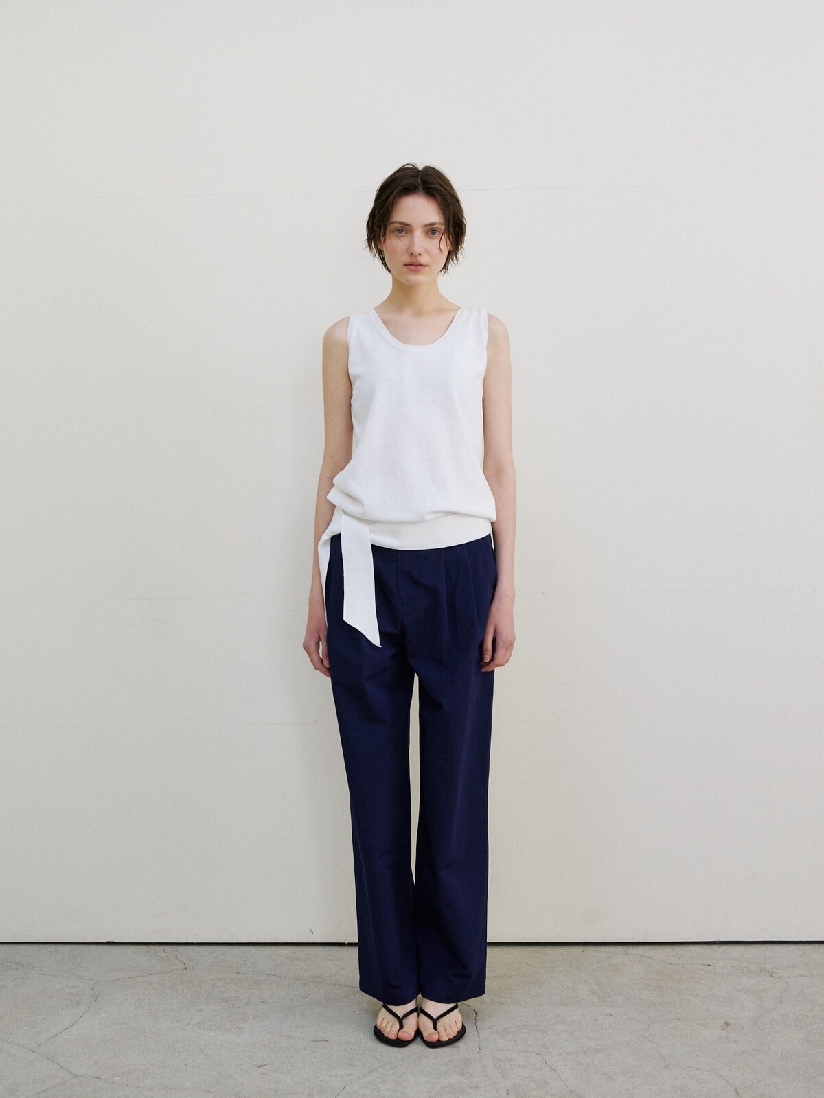 TIE SLEEVELESS KNIT TOP - 2 COLORS WHITE