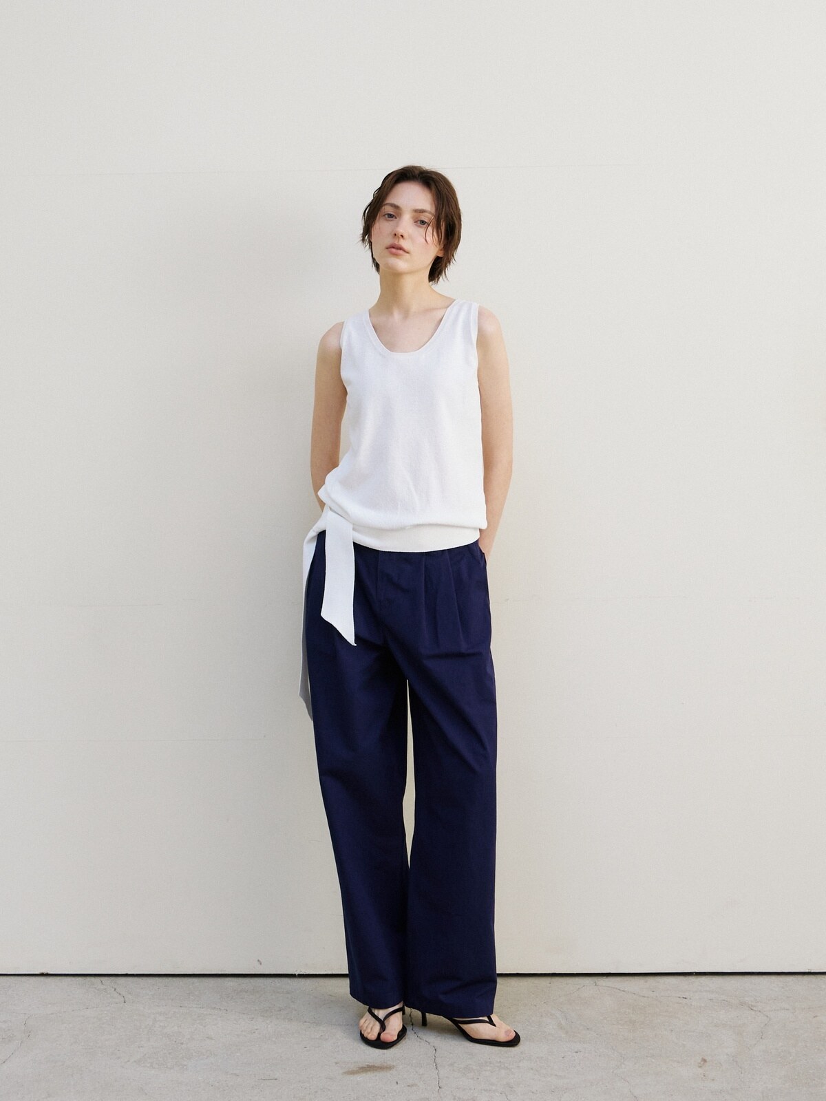 TIE SLEEVELESS KNIT TOP - 2 COLORS WHITE