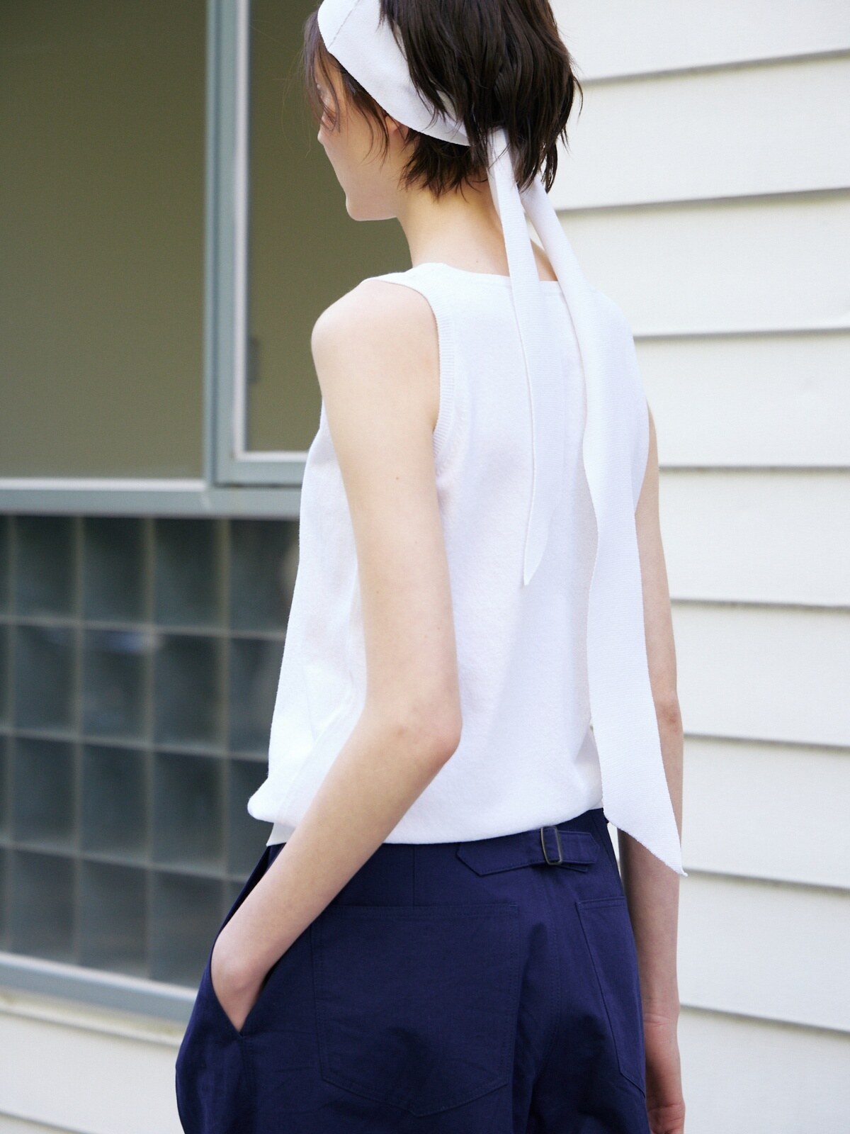 TIE SLEEVELESS KNIT TOP - 2 COLORS WHITE