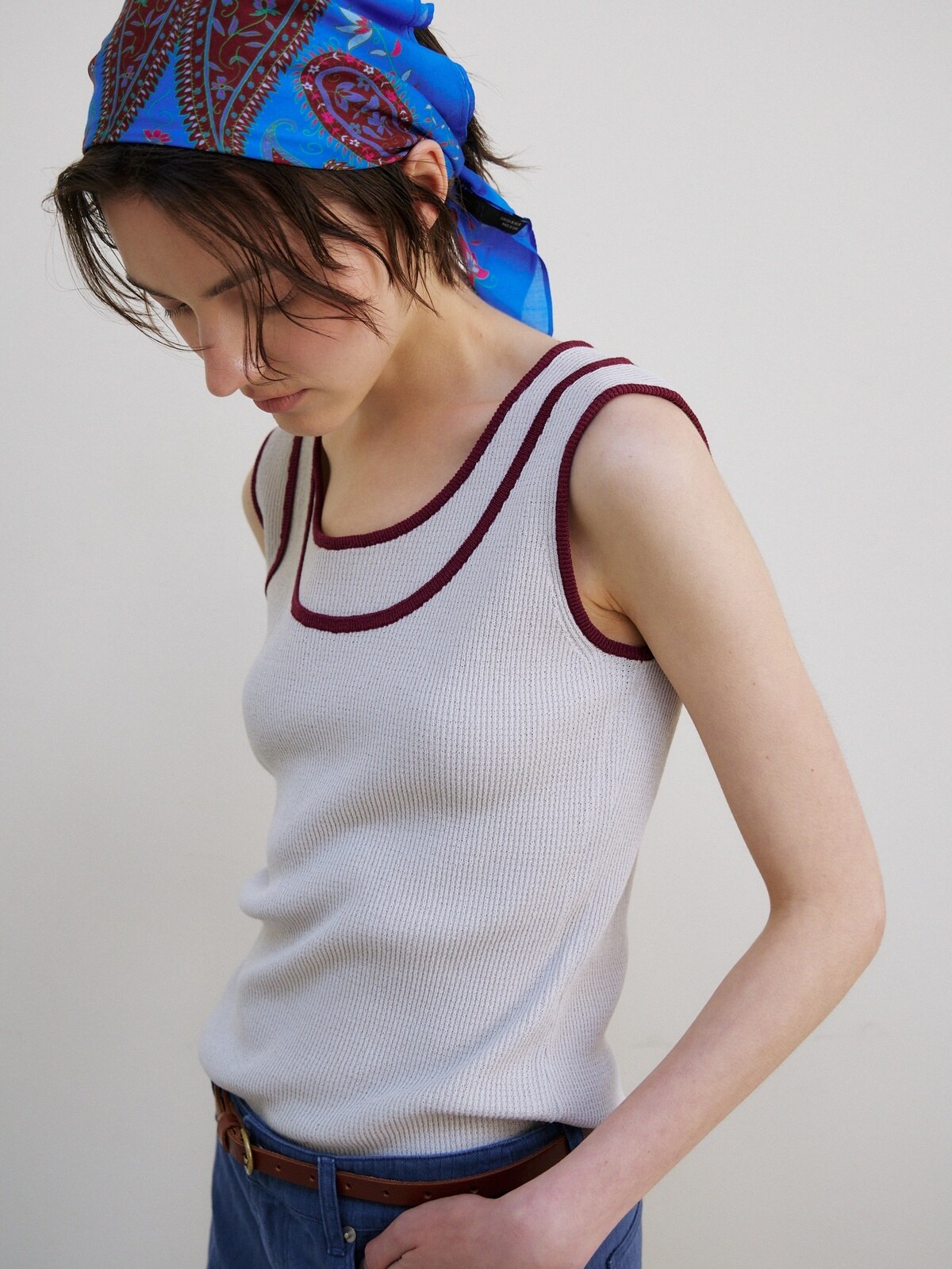 TRIMMING SLEEVELESS KNIT TOP - 2 COLORS GREY