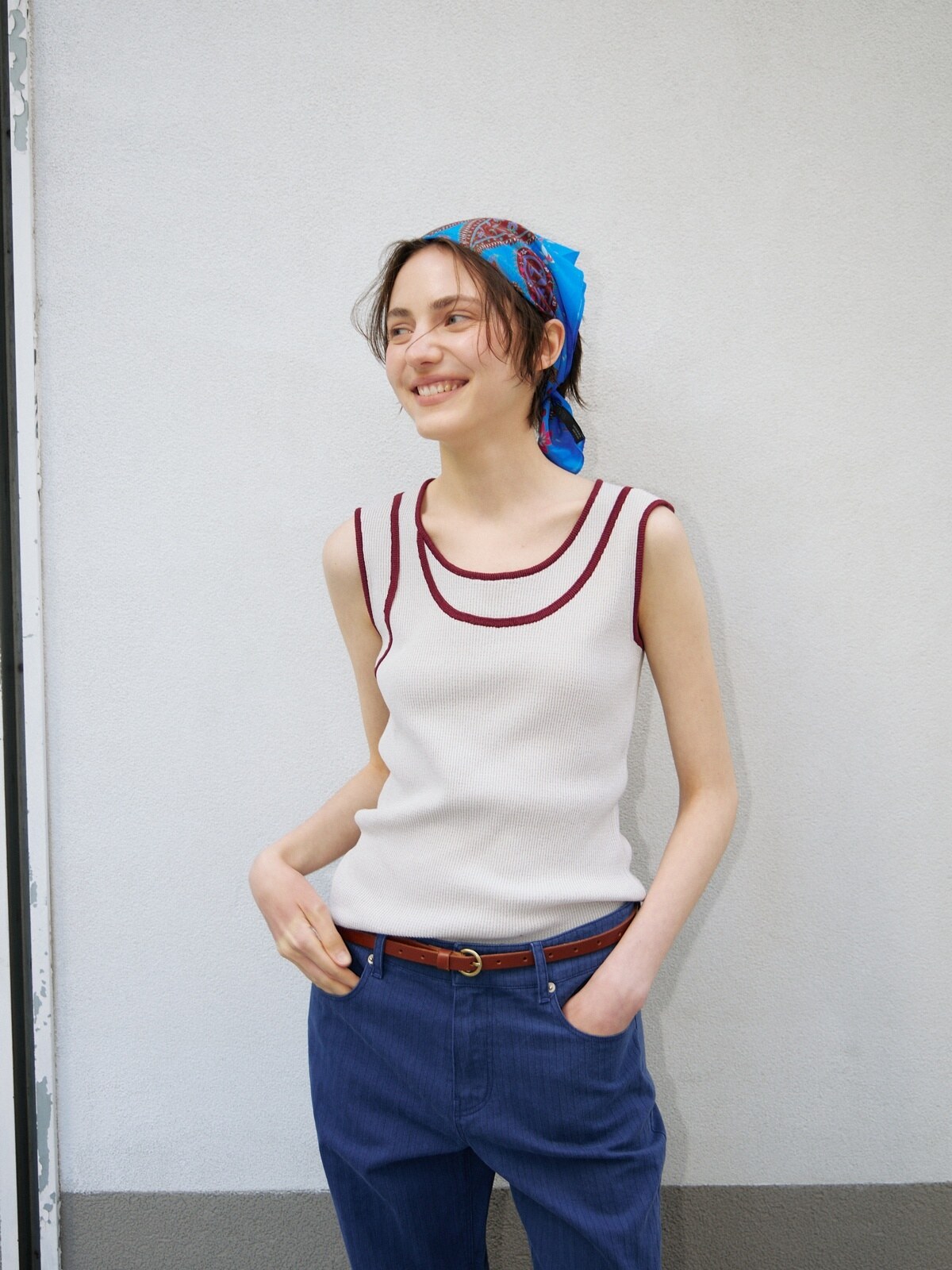 TRIMMING SLEEVELESS KNIT TOP - 2 COLORS GREY