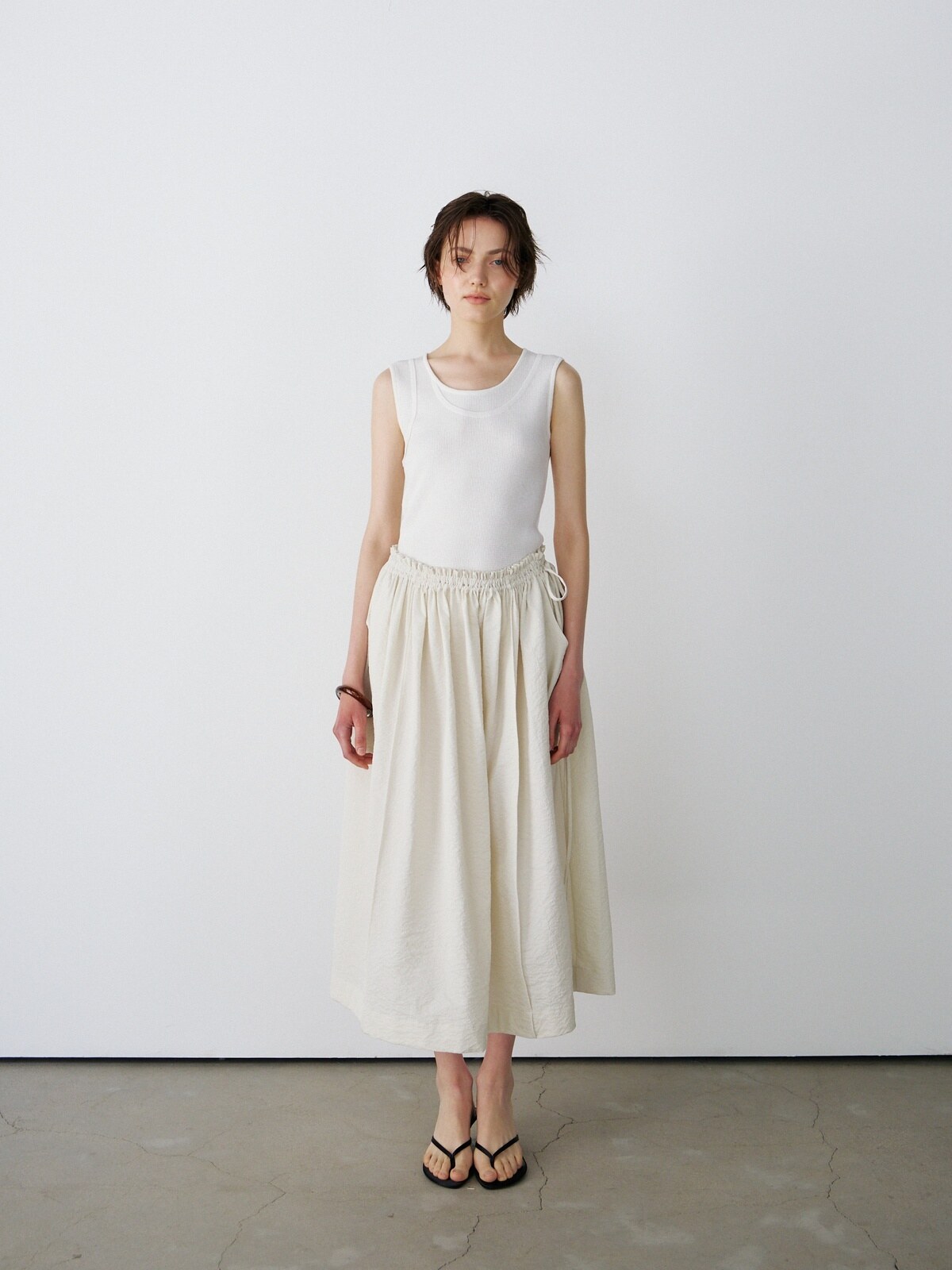 TRIMMING SLEEVELESS KNIT TOP - 2 COLORS IVORY