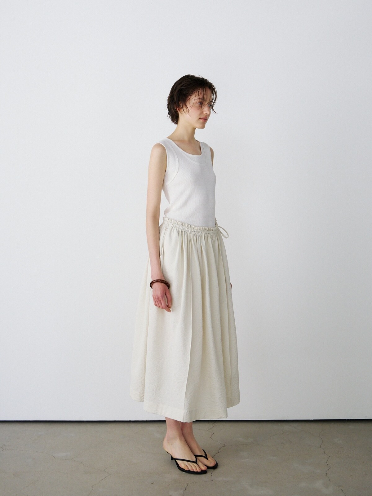 TRIMMING SLEEVELESS KNIT TOP - 2 COLORS IVORY