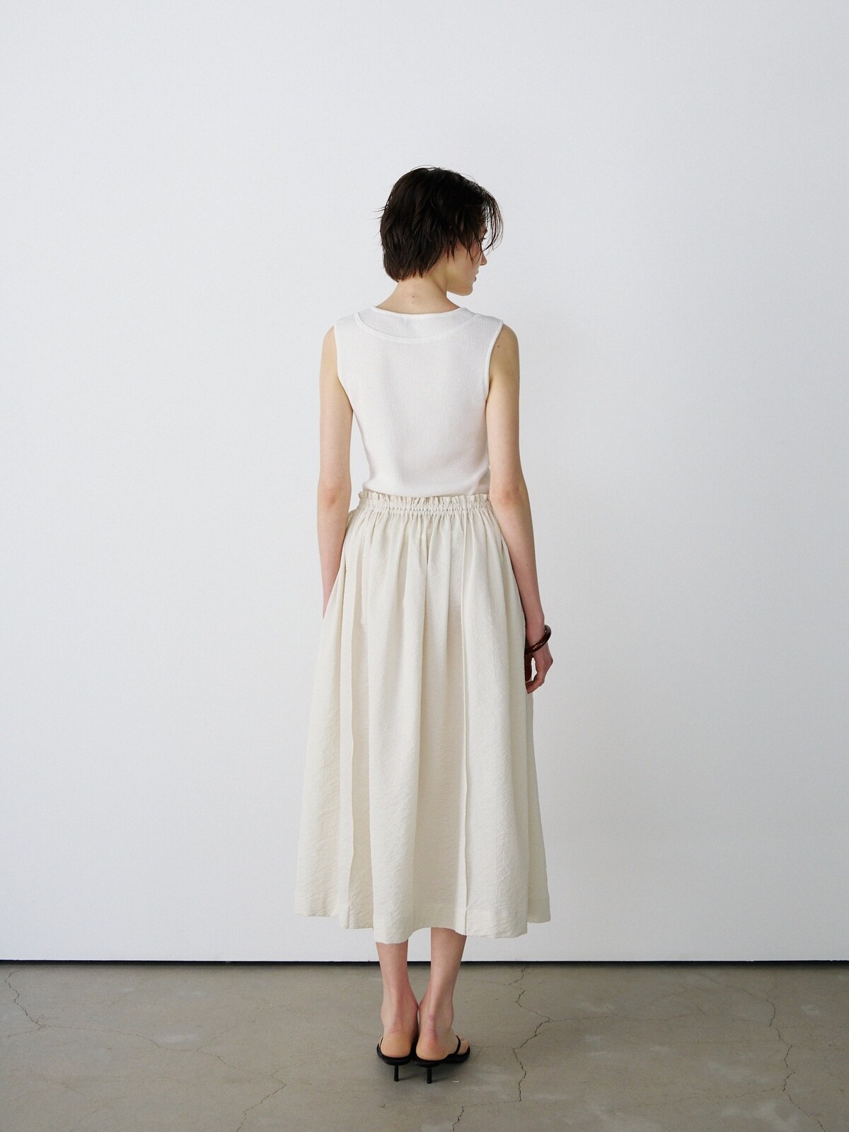 TRIMMING SLEEVELESS KNIT TOP - 2 COLORS IVORY